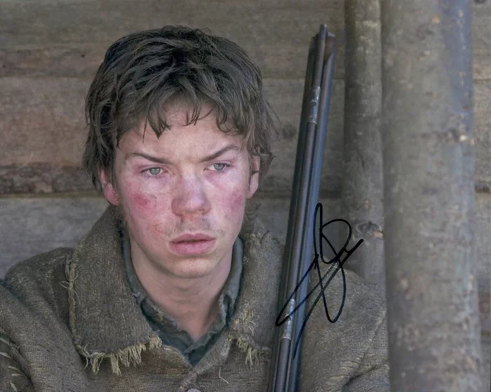 Will Poulter autograph