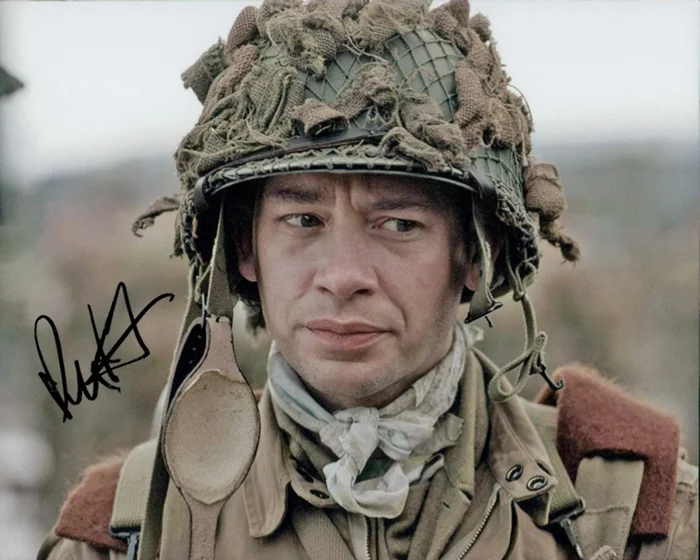 Dexter Fletcher autograph