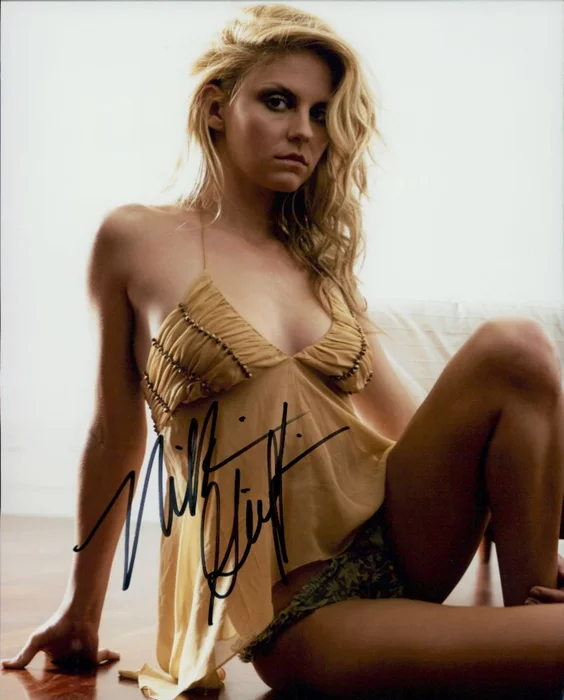 Nikki Griffin autograph