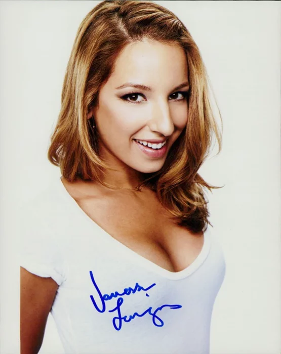 Vanessa Lengies autograph