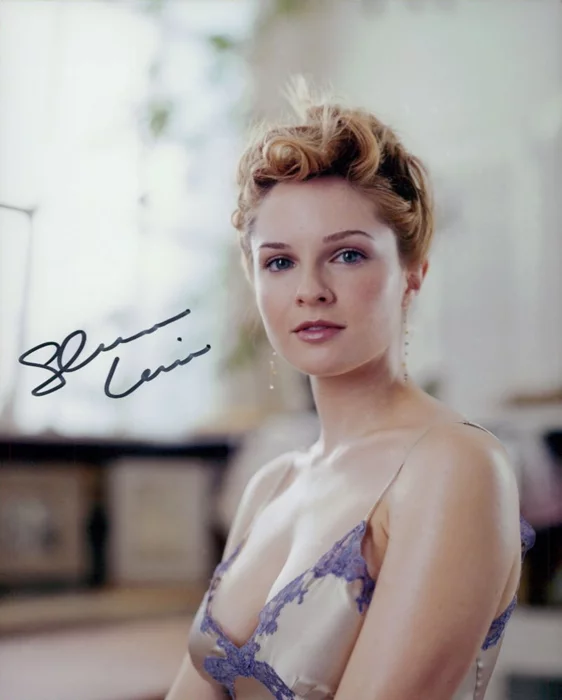 Shannon Lucio autograph