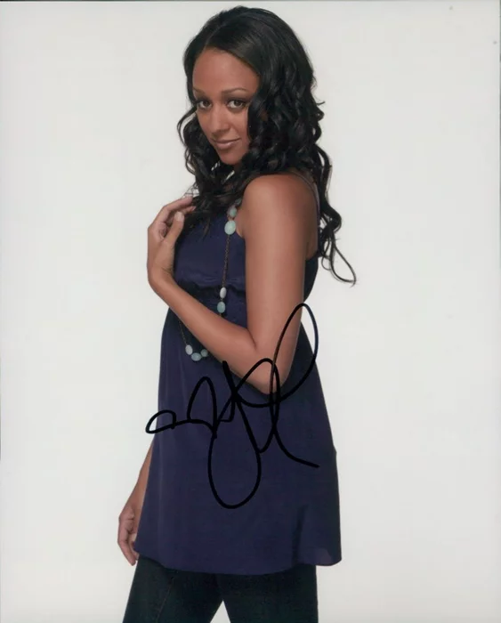 Tia Mowry autograph