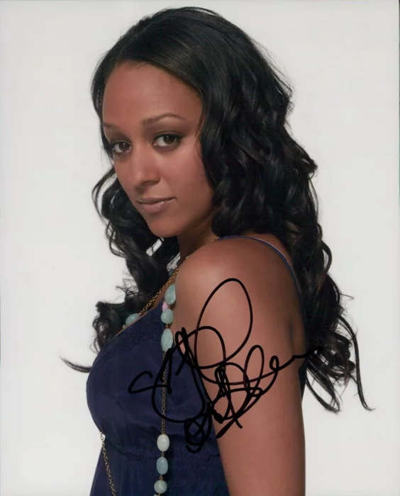 Tia Mowry autograph