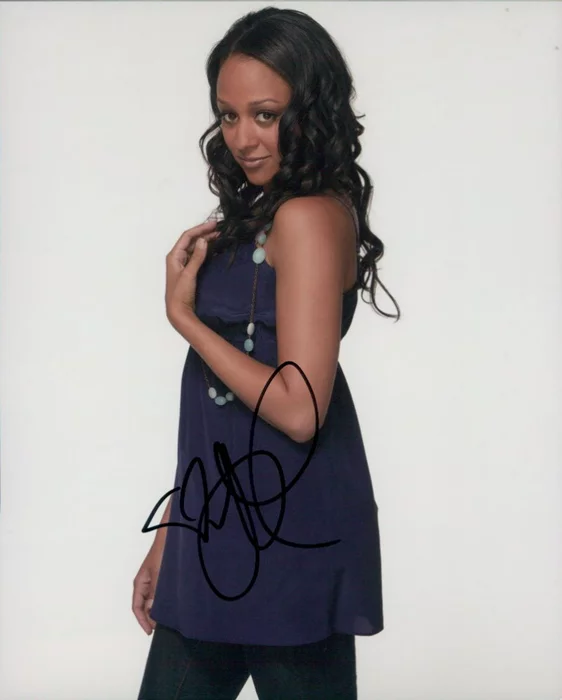 Tia Mowry autograph