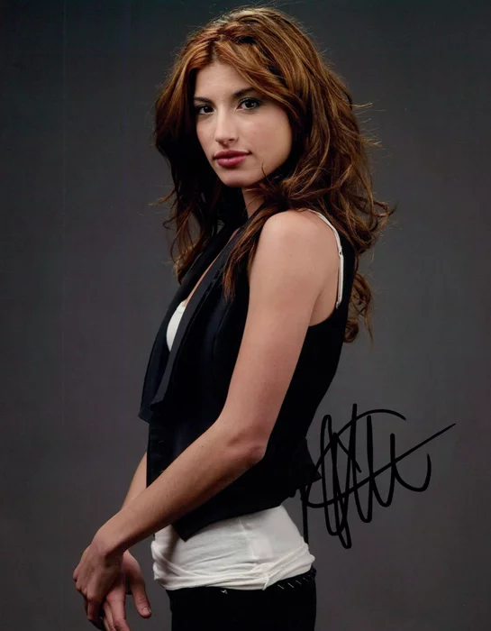 Tania Raymonde autograph