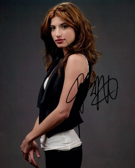 Tania Raymonde autograph