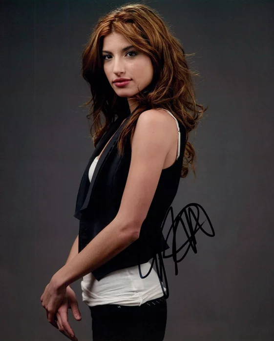 Tania Raymonde autograph