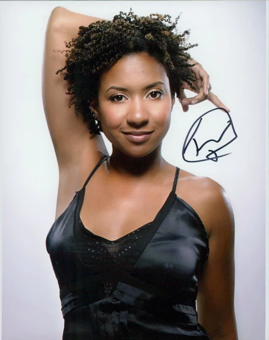 Tracie Thoms autograph