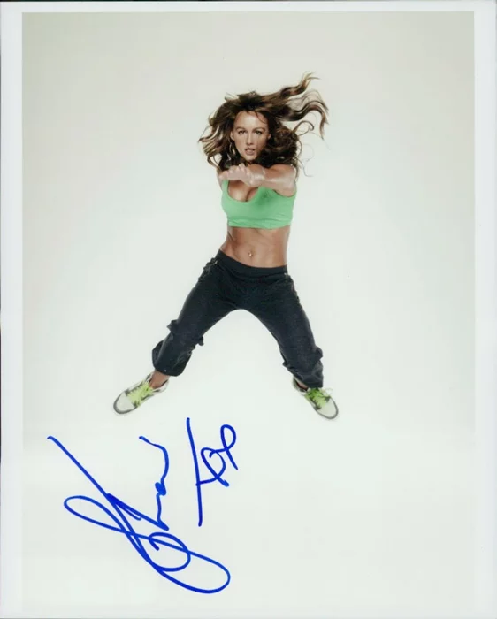 Sharni Vinson autograph