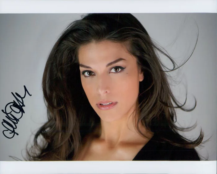 Iliana Carter autograph