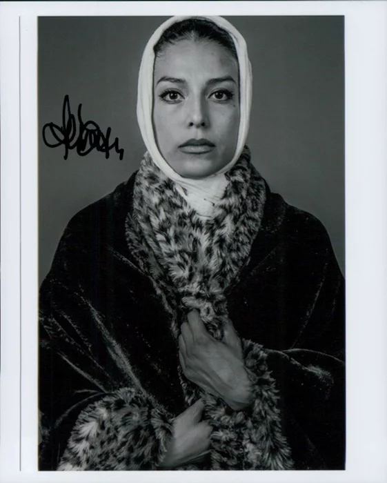 Iliana Carter autograph