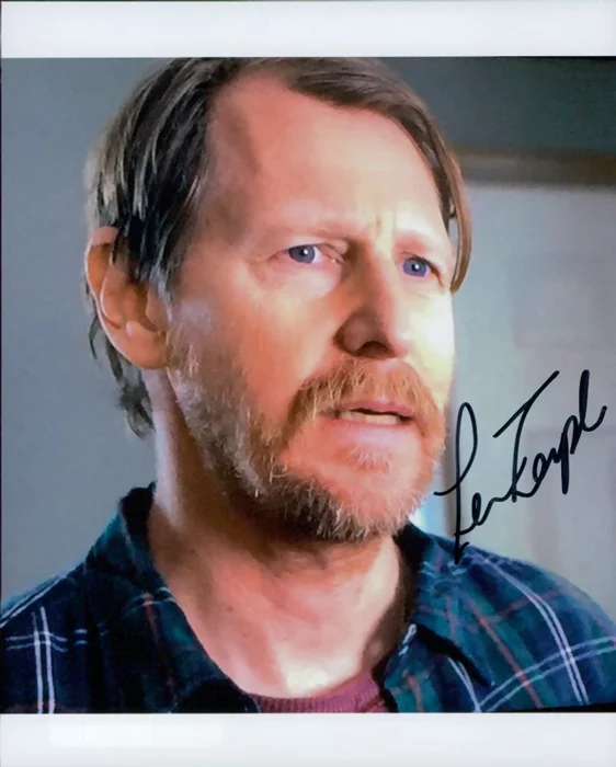 Lew Temple autograph