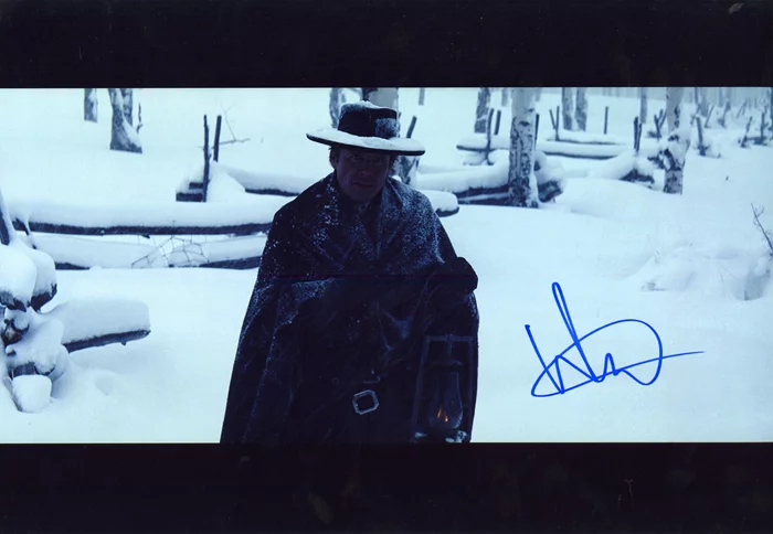 Walt Goggins autograph