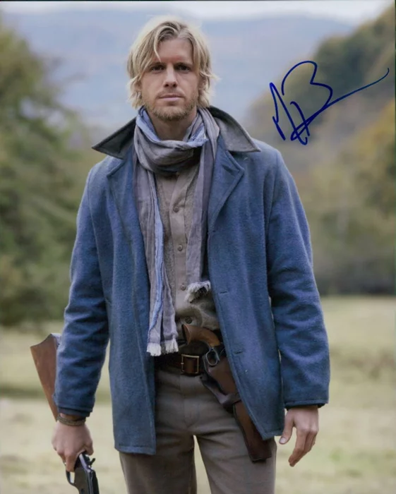 Matt Barr autograph