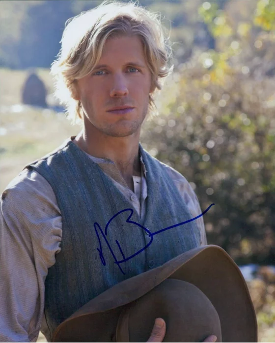 Matt Barr autograph