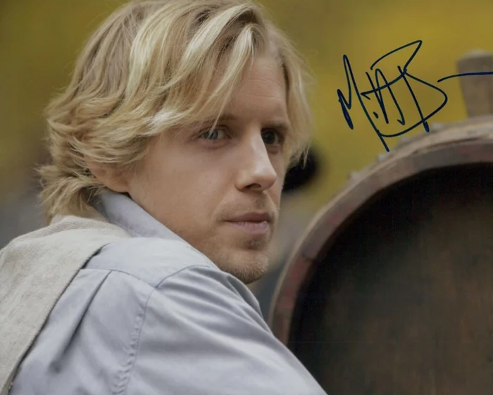 Matt Barr autograph