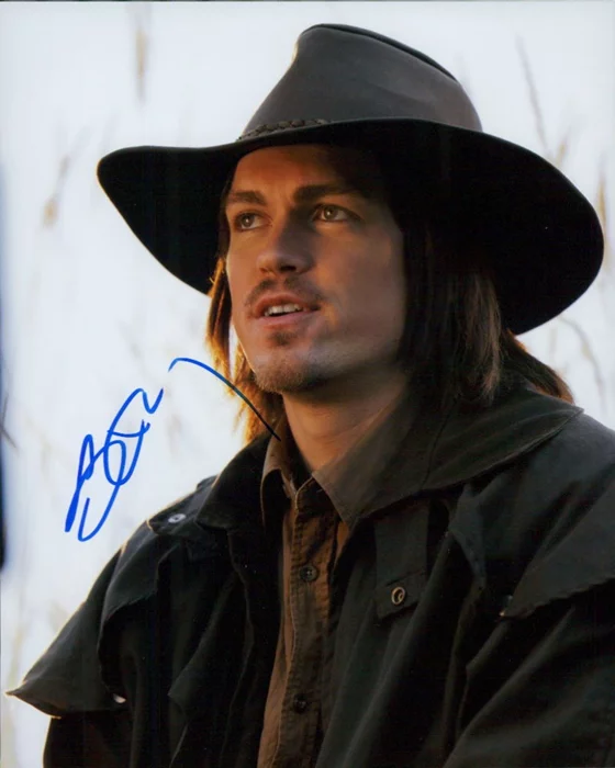 Steve Howey autograph