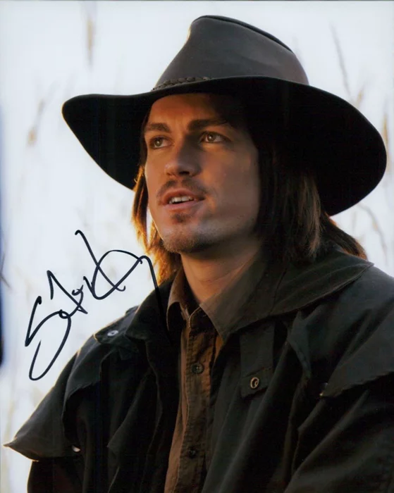Steve Howey autograph