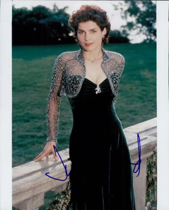 Julia Ormond autograph