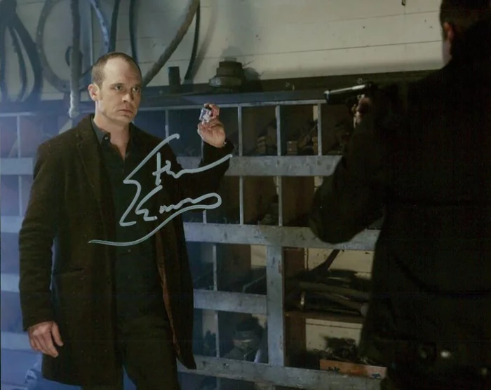 Ethan Embry autograph