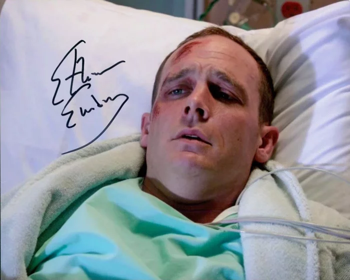 Ethan Embry autograph