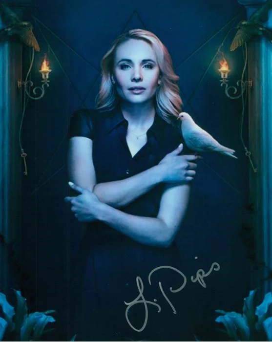 Leah Pipes autograph