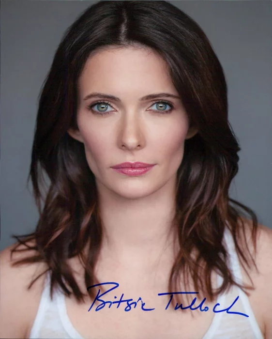 Bitsie Tulloch autograph