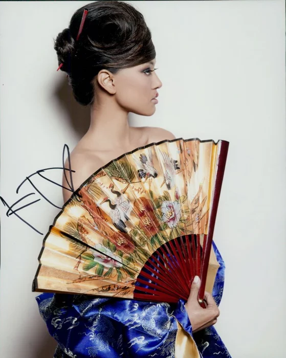 Karrueche Tran autograph