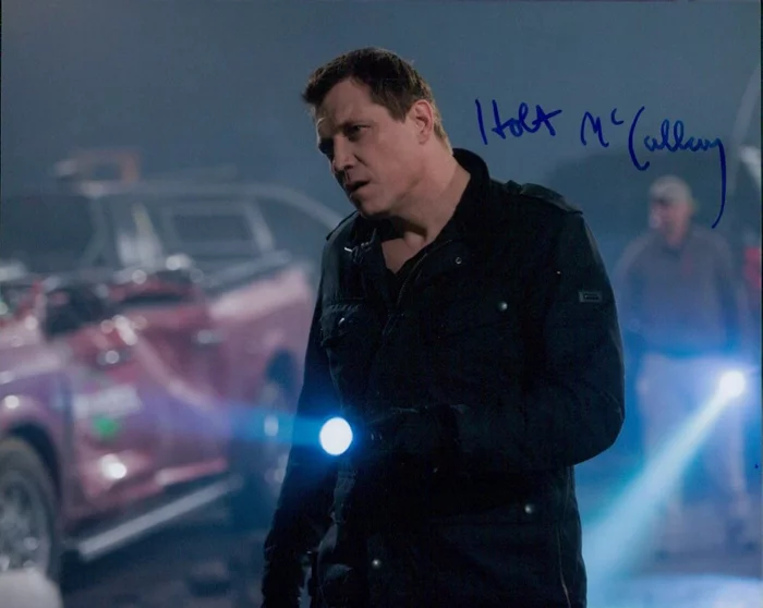 Holt McCallany autograph