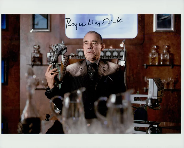 Roger Lloyd Pack autograph
