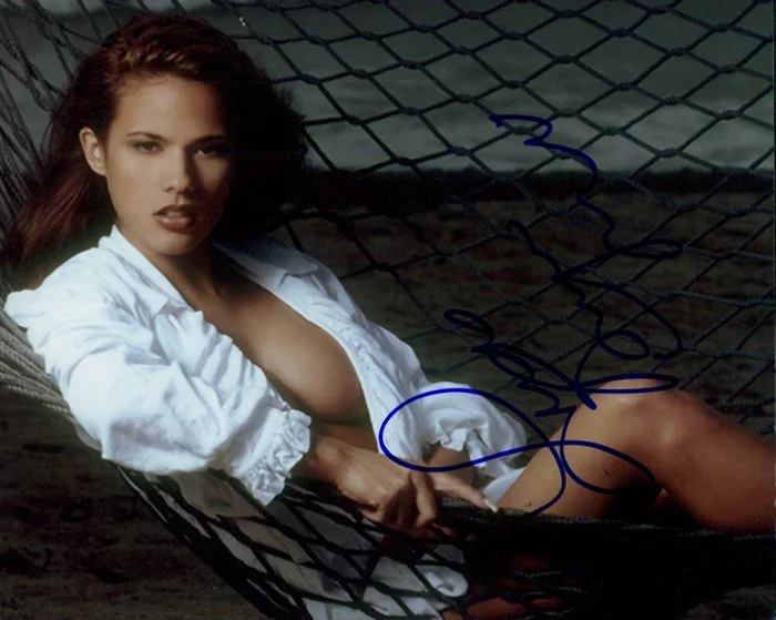 Bonnie-Jill Laflin autograph