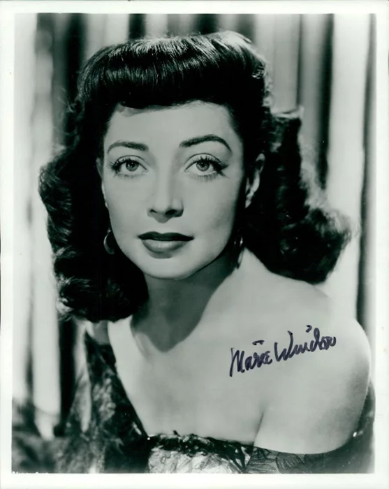 Marie Windsor autograph
