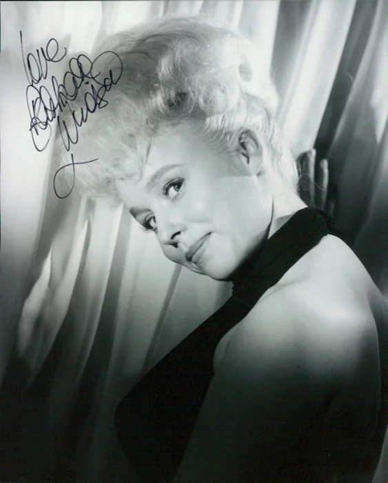 Barbara Windsor autograph