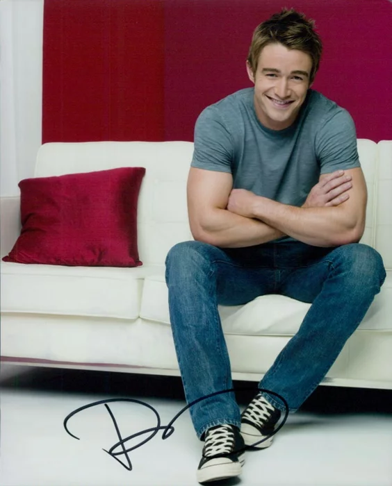Robert Buckley autograph