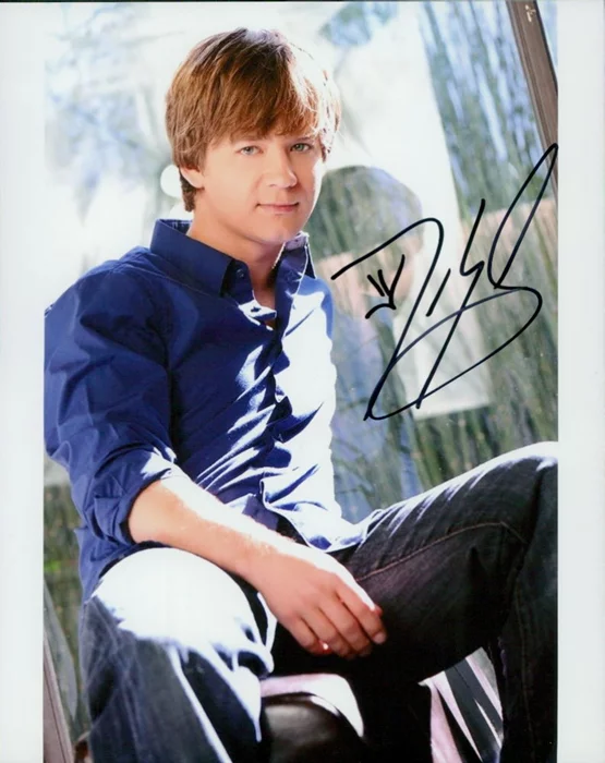 Jason Earles autograph