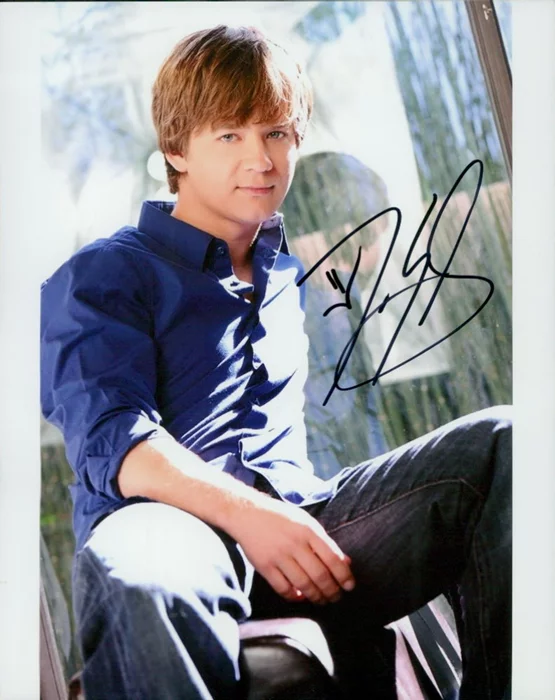 Jason Earles autograph