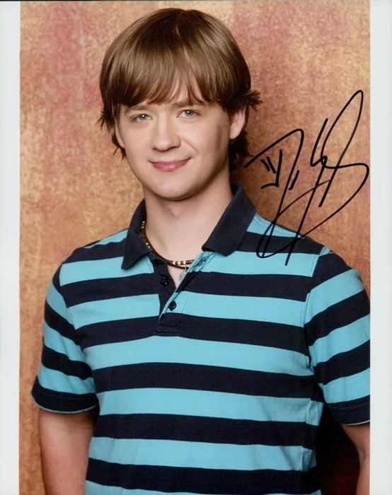 Jason Earles autograph