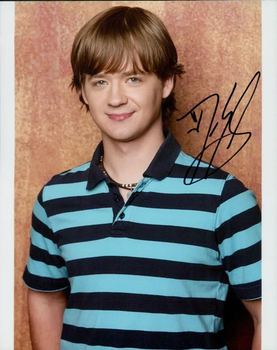Jason Earles autograph