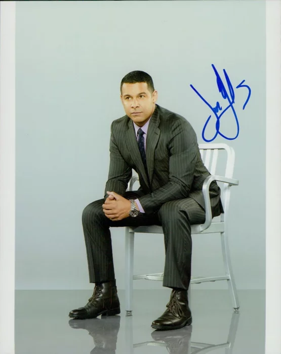 Jon Huertas autograph