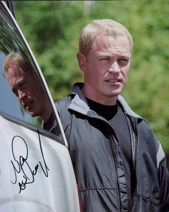 Neal McDonough autograph