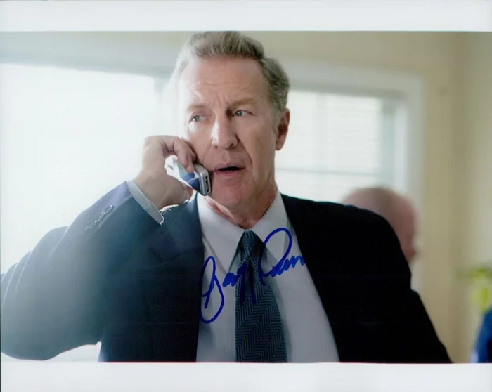 Geoffrey Pierson autograph