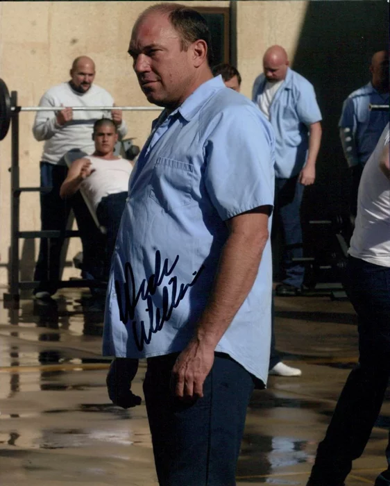 Wade Williams autograph