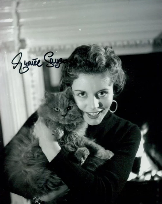 Eunice Gayson autograph