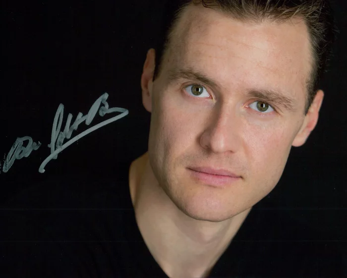 Brian Robert Burns autograph