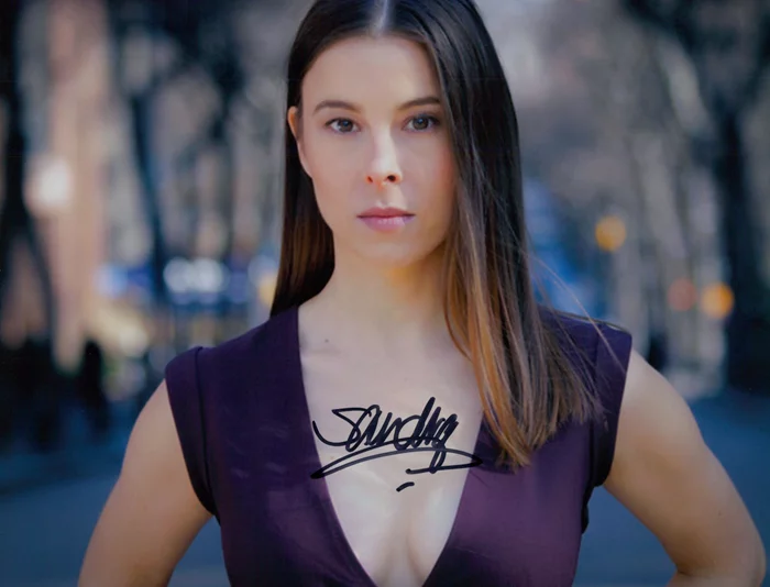 Sandra Tauro autograph