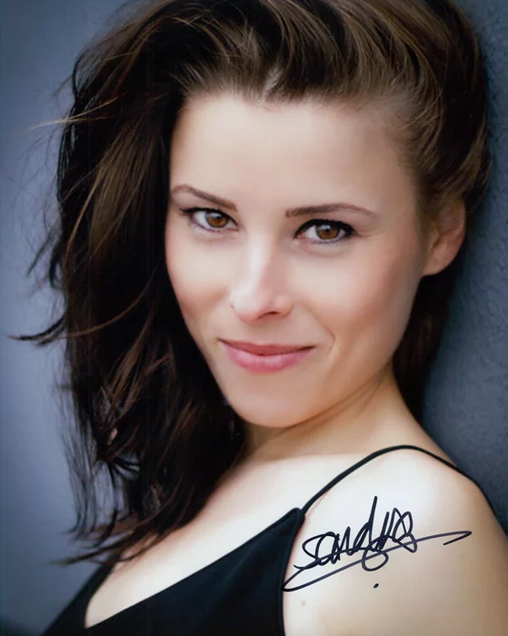 Sandra Tauro autograph