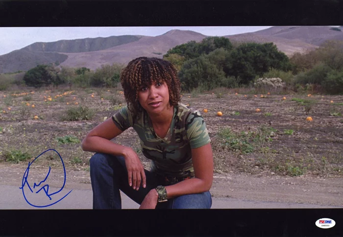 Tracie Thoms autograph