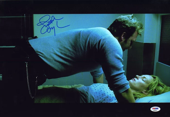 Jonathan Loughran autograph