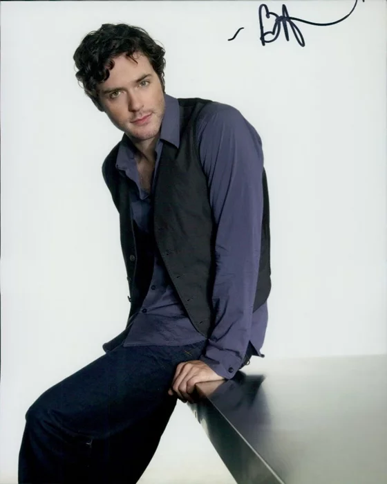 Brendan Hines autograph