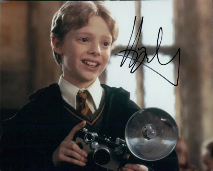 Hugh Mitchell autograph